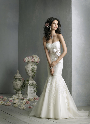 Lazaro lace mermaid wedding gown Posted by FREEASY March 12 